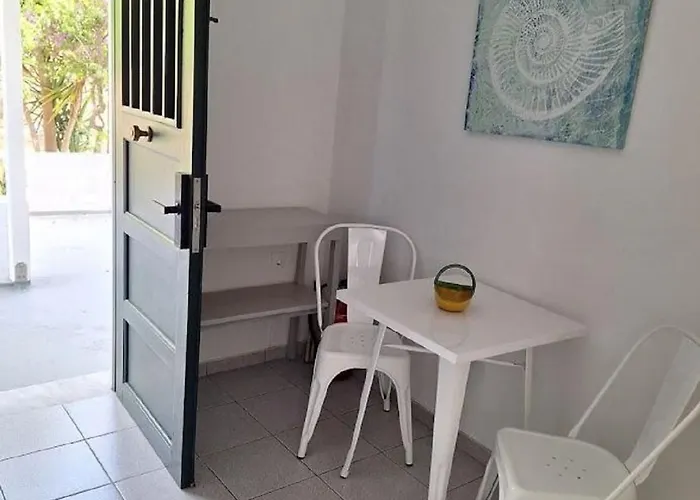 Elisso Platis Gialos (Sifnos)